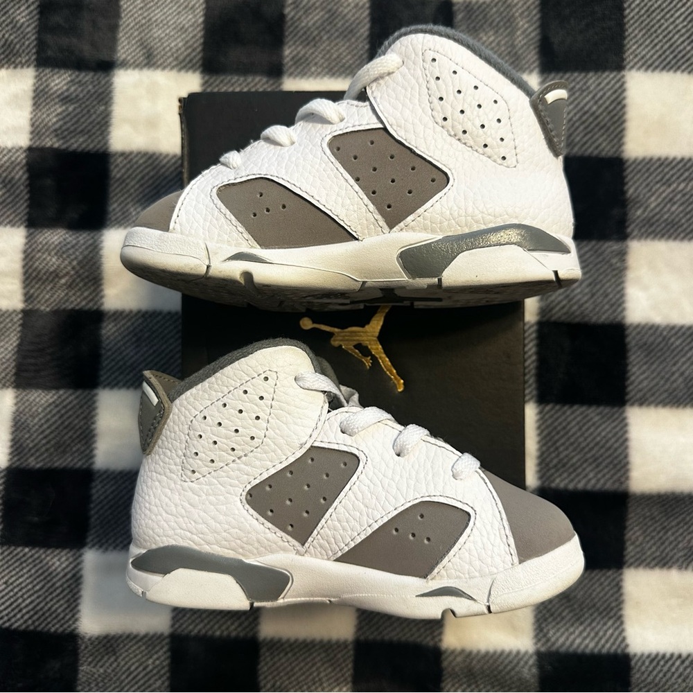 Jordan 6 Retro. Gray and white. Toddler size 7c.